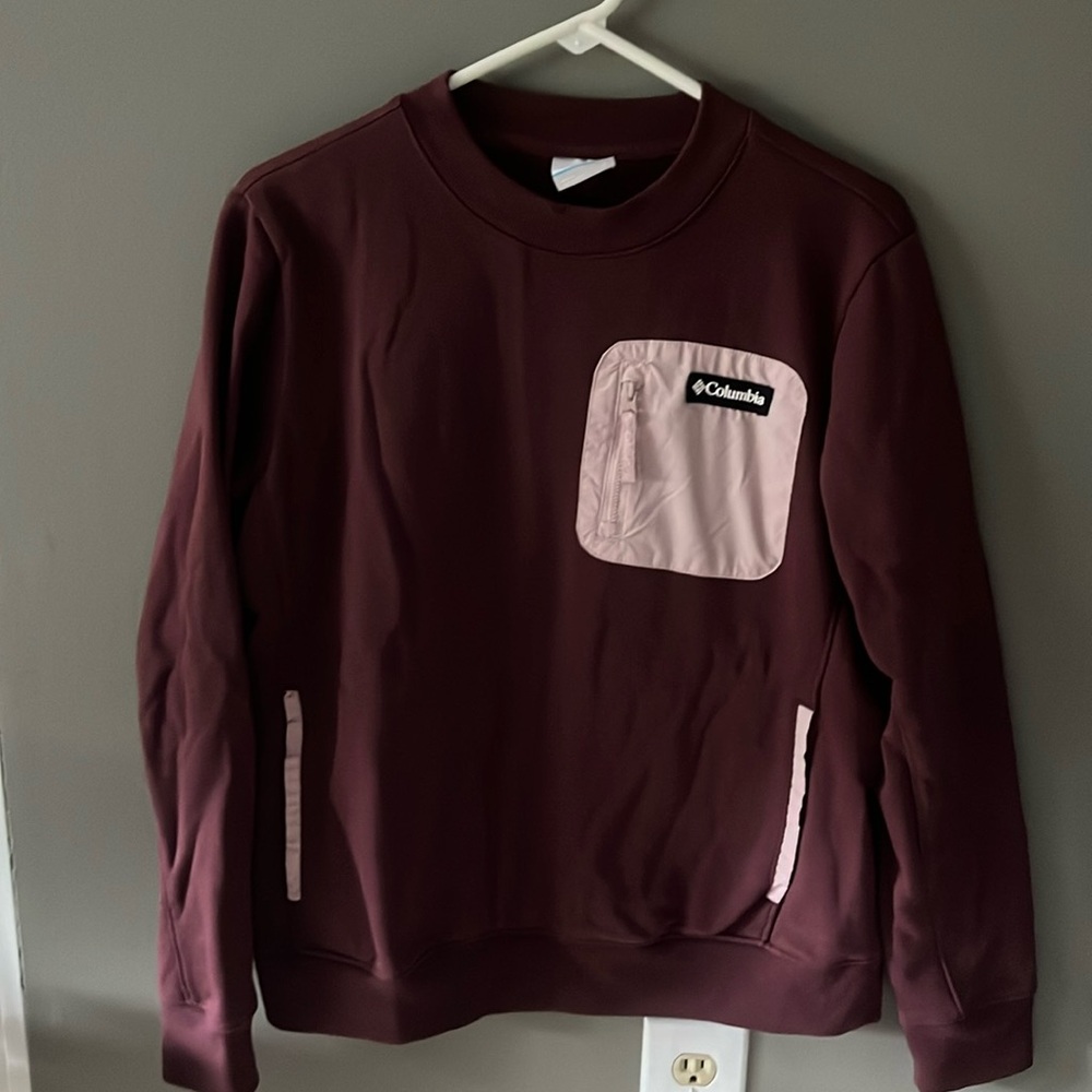 Adorable womens Maroon/pink Columbia sweatshirt with pockets ✨ Size Large